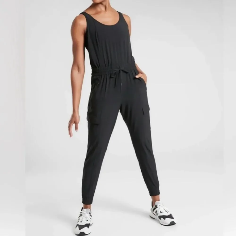 Athleta Size Medium Unbound Jumpsuit Black Travel Commute Lightweight Casual